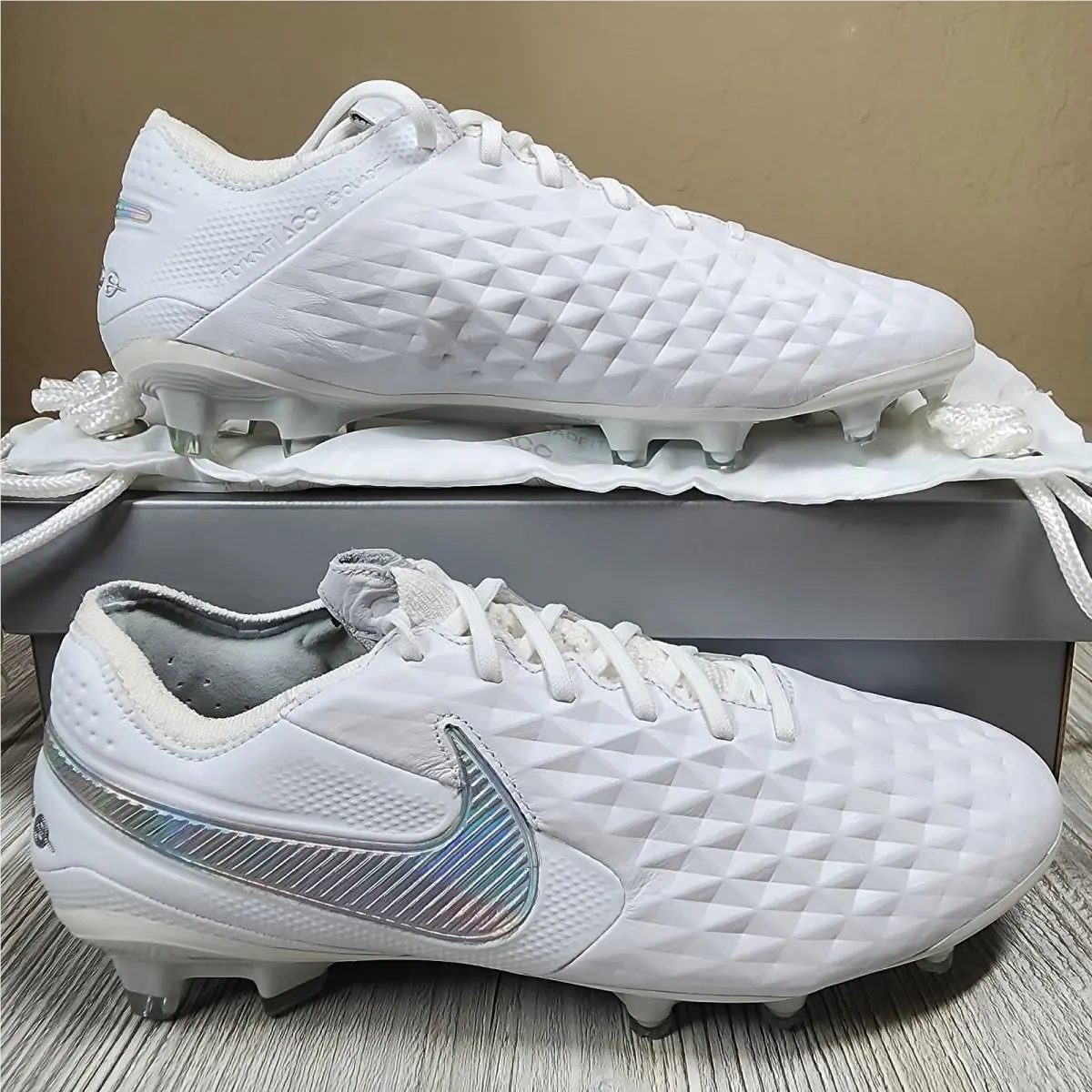 Nike Tiempo Legend 8 Elite FG Soccer White Platinum Mens Size 8 AT5293-100
