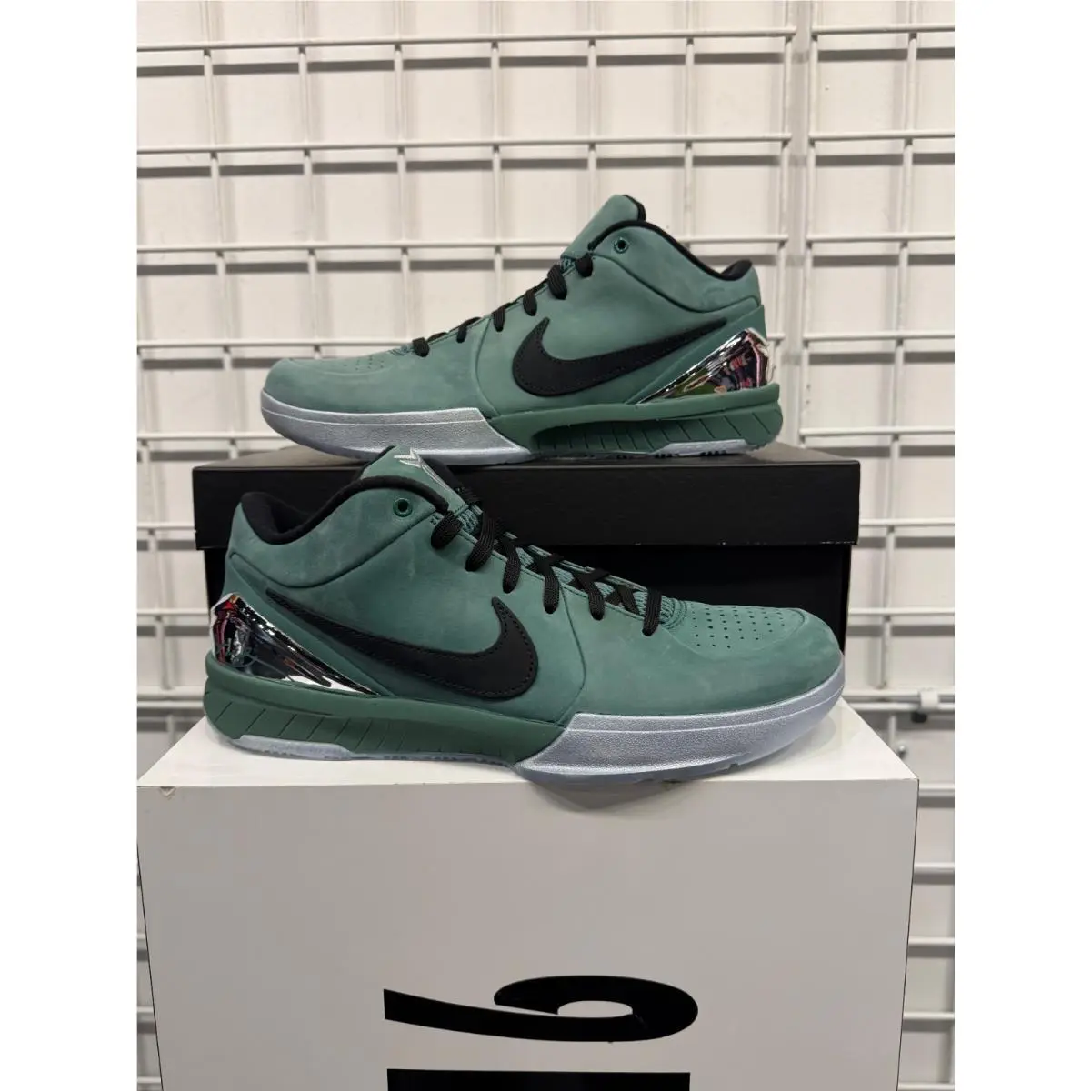Nike Kobe 4 Girl Dad Size 9.5