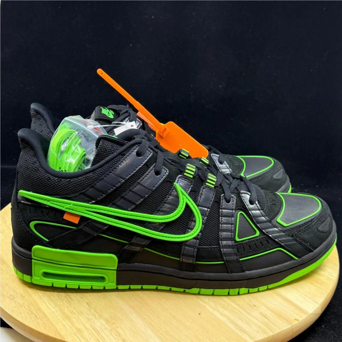 Nike shoes - Black 3