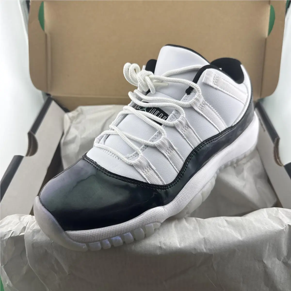 6Y - Nike Air Jordan 11 Retro Low BG White Black Emerald Rise 528896-145 Tee