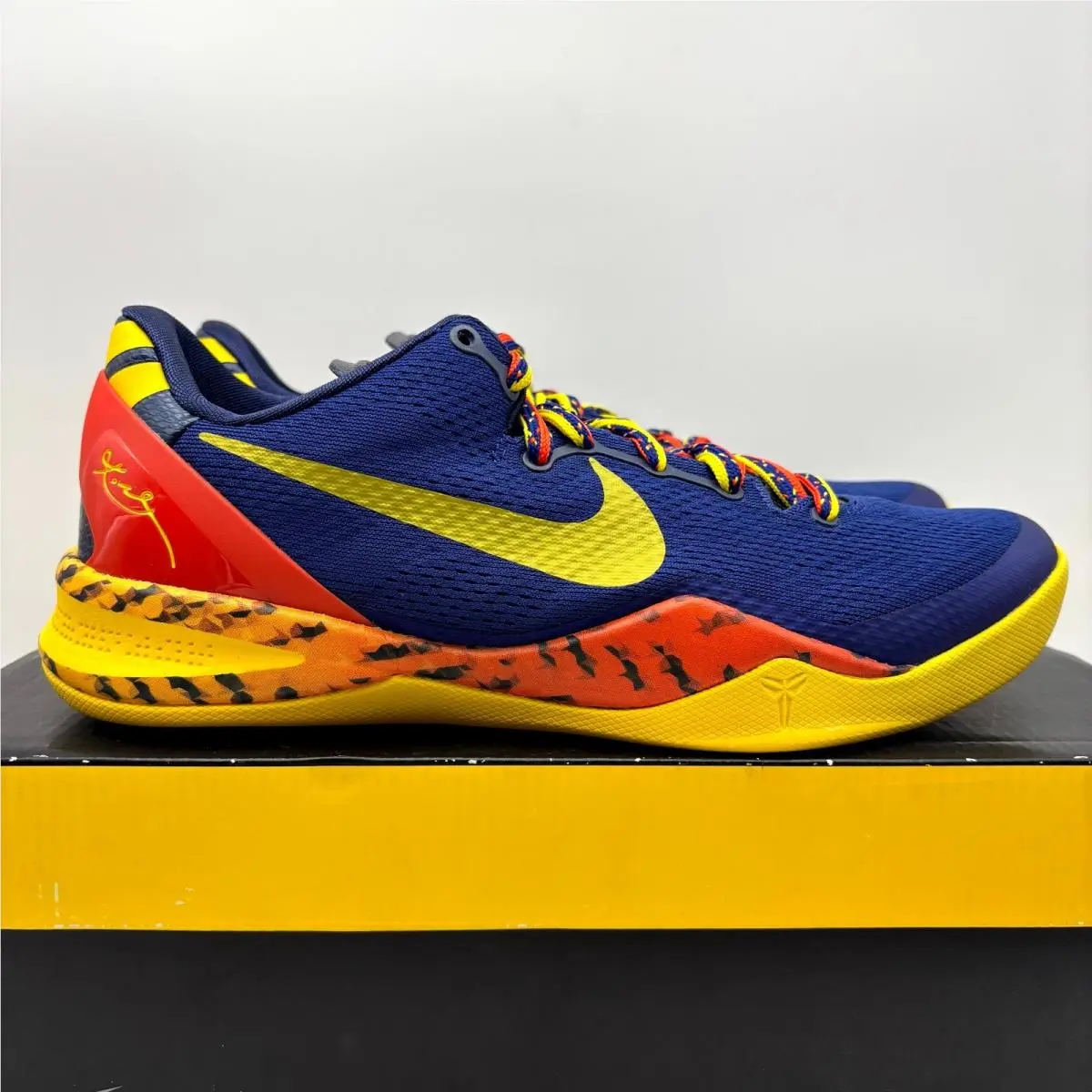 Nike Kobe 8 System Barcelona Tiger Blue Basketball Shoes US 8.5 Men`s 555035-402