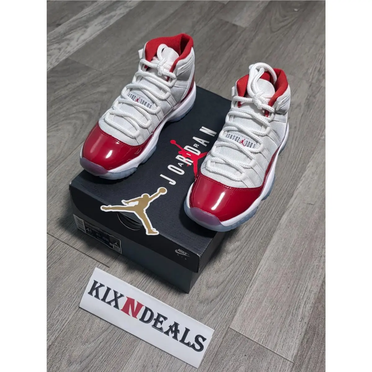 Nike shoes - jordan 11 - Red 0