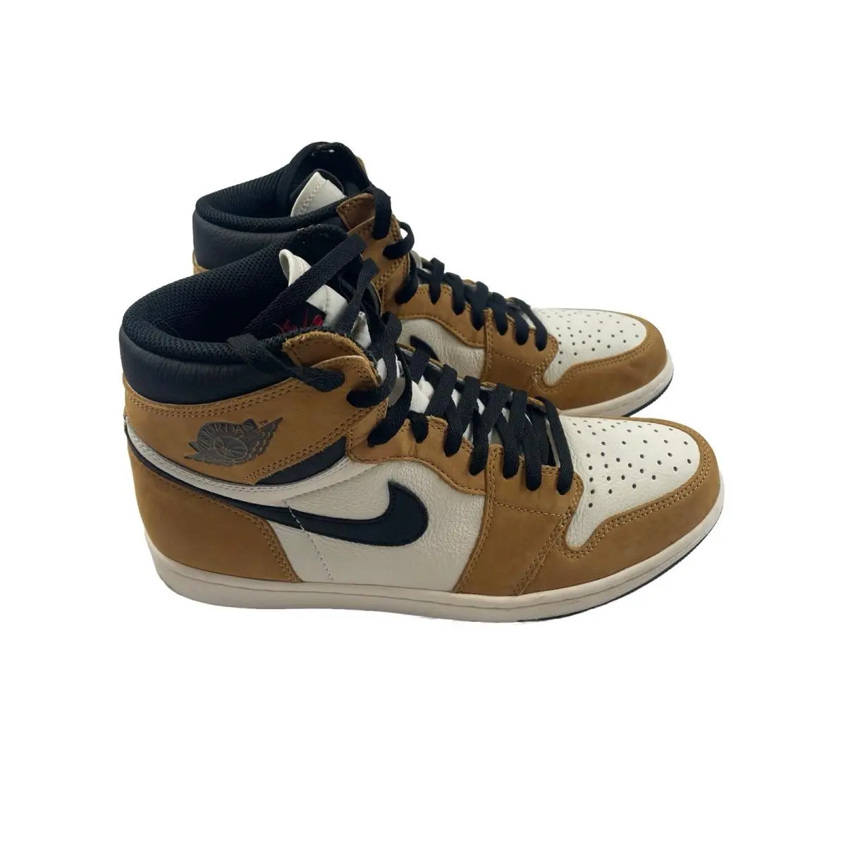 Nike Air Jordan 1 Retro High OG in Golden Harvest/black Sail