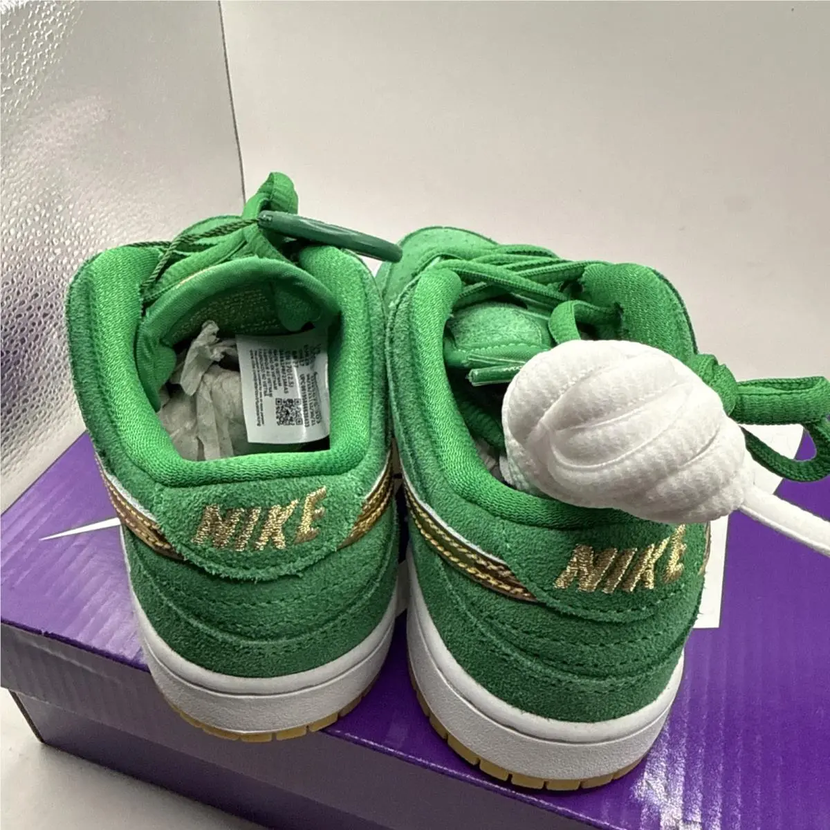 Nike shoes - Nike Sb Dunk Low Pro (PS) - BQ6817-303 - Green, Manufacturer: Green/Metallic Gold-White-Light Gum (UPC: 0195866638433) 5