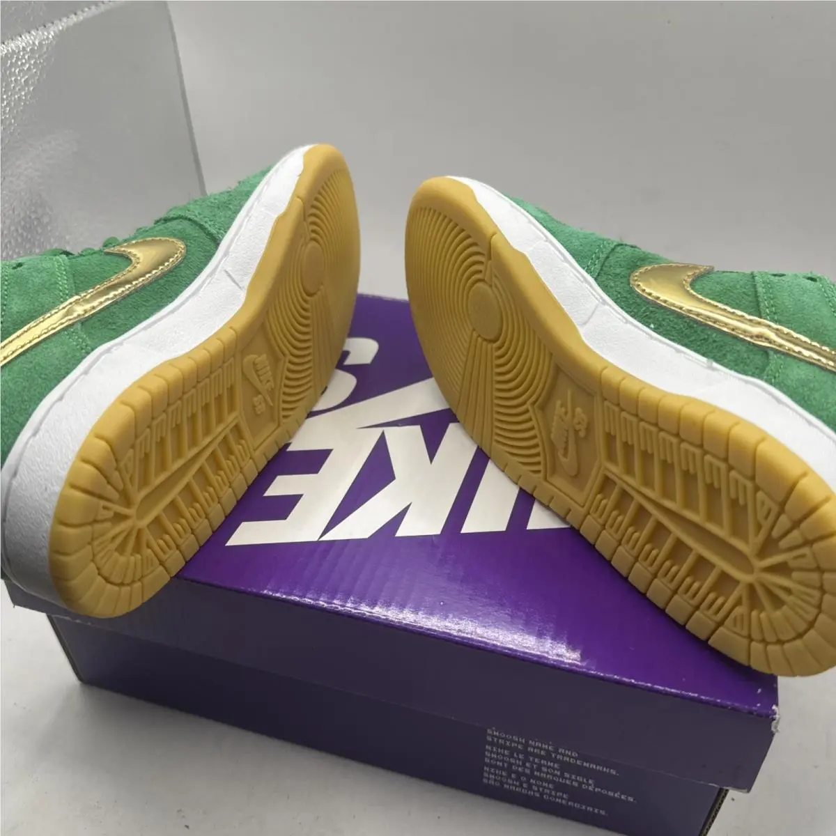 Nike shoes - Nike Sb Dunk Low Pro (PS) - BQ6817-303 - Green, Manufacturer: Green/Metallic Gold-White-Light Gum (UPC: 0195866638433) 7