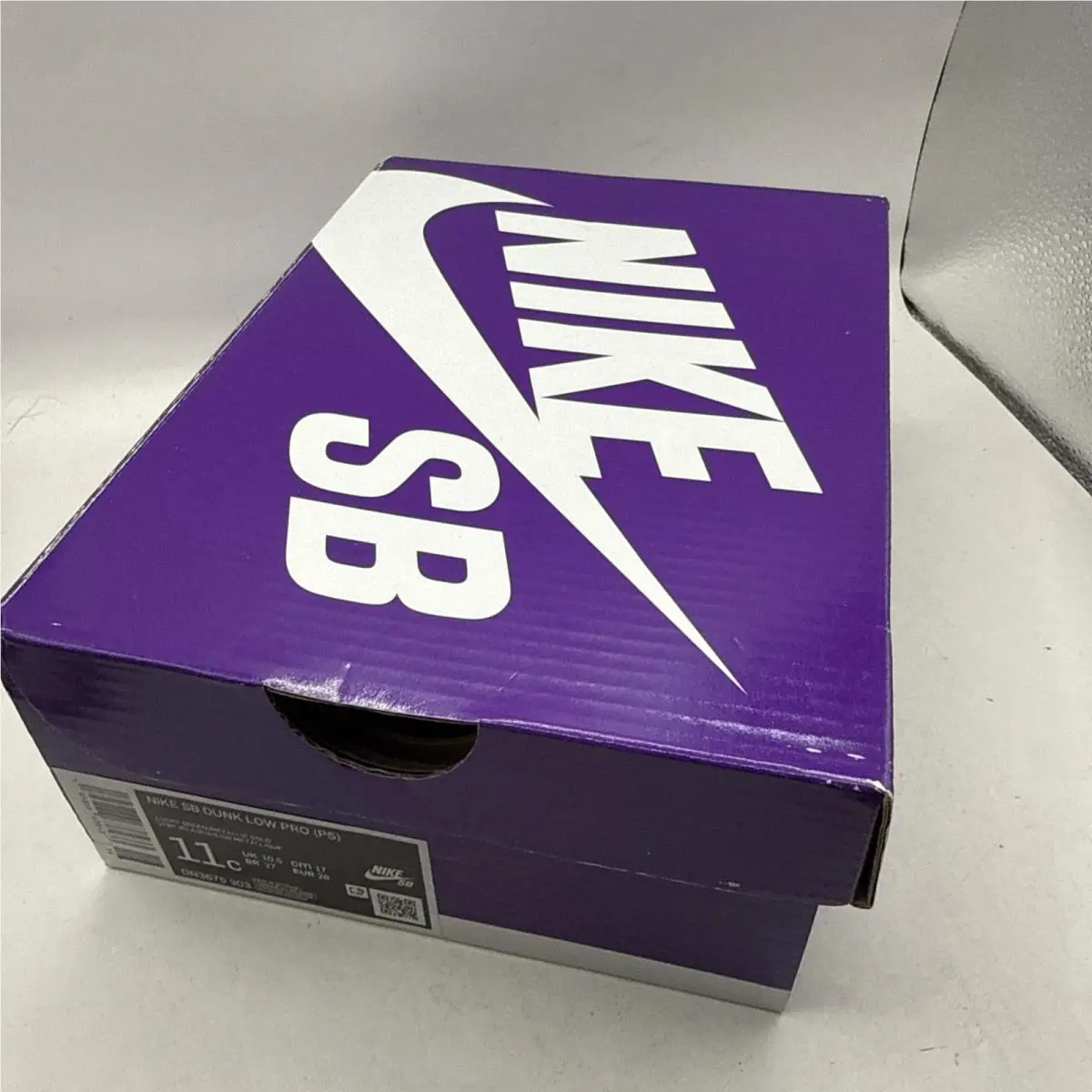 Nike shoes - Nike Sb Dunk Low Pro (PS) - BQ6817-303 - Green, Manufacturer: Green/Metallic Gold-White-Light Gum (UPC: 0195866638433) 10