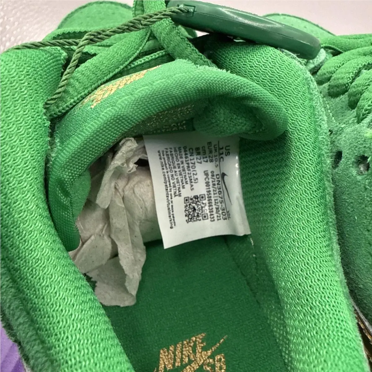 Nike shoes - Nike Sb Dunk Low Pro (PS) - BQ6817-303 - Green, Manufacturer: Green/Metallic Gold-White-Light Gum (UPC: 0195866638433) 6