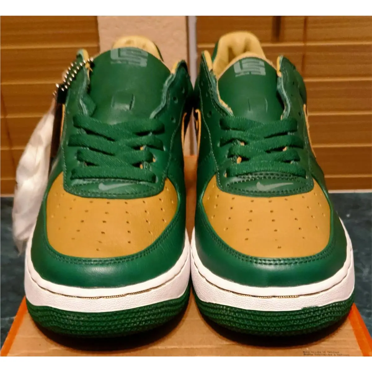 2004 Nike Air Force 1 `lebron James Svsm` Very Rare Men`s 9.5