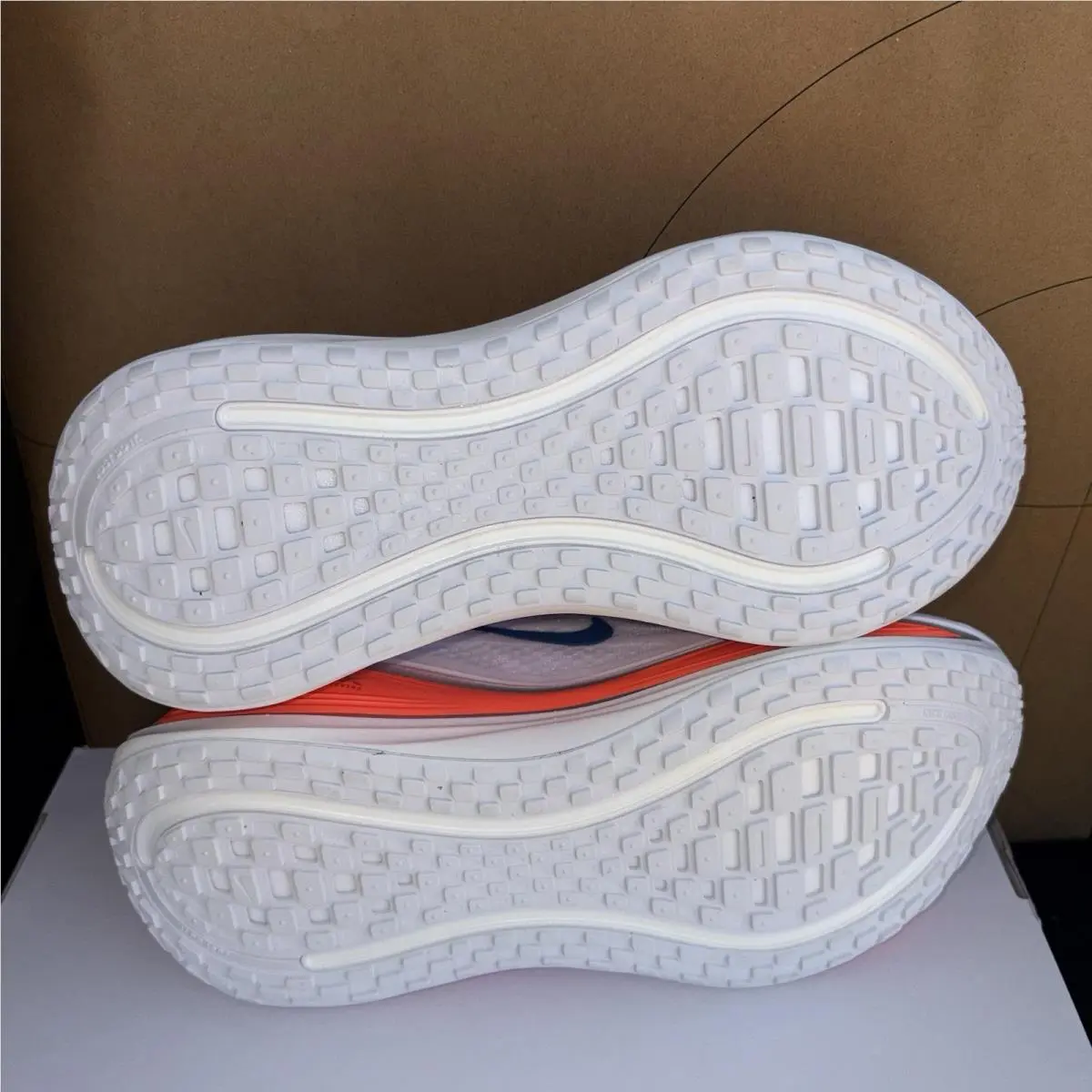 Nike shoes - Nike Vomero Plus - Vomero Plus - HV8154-604 - White 4