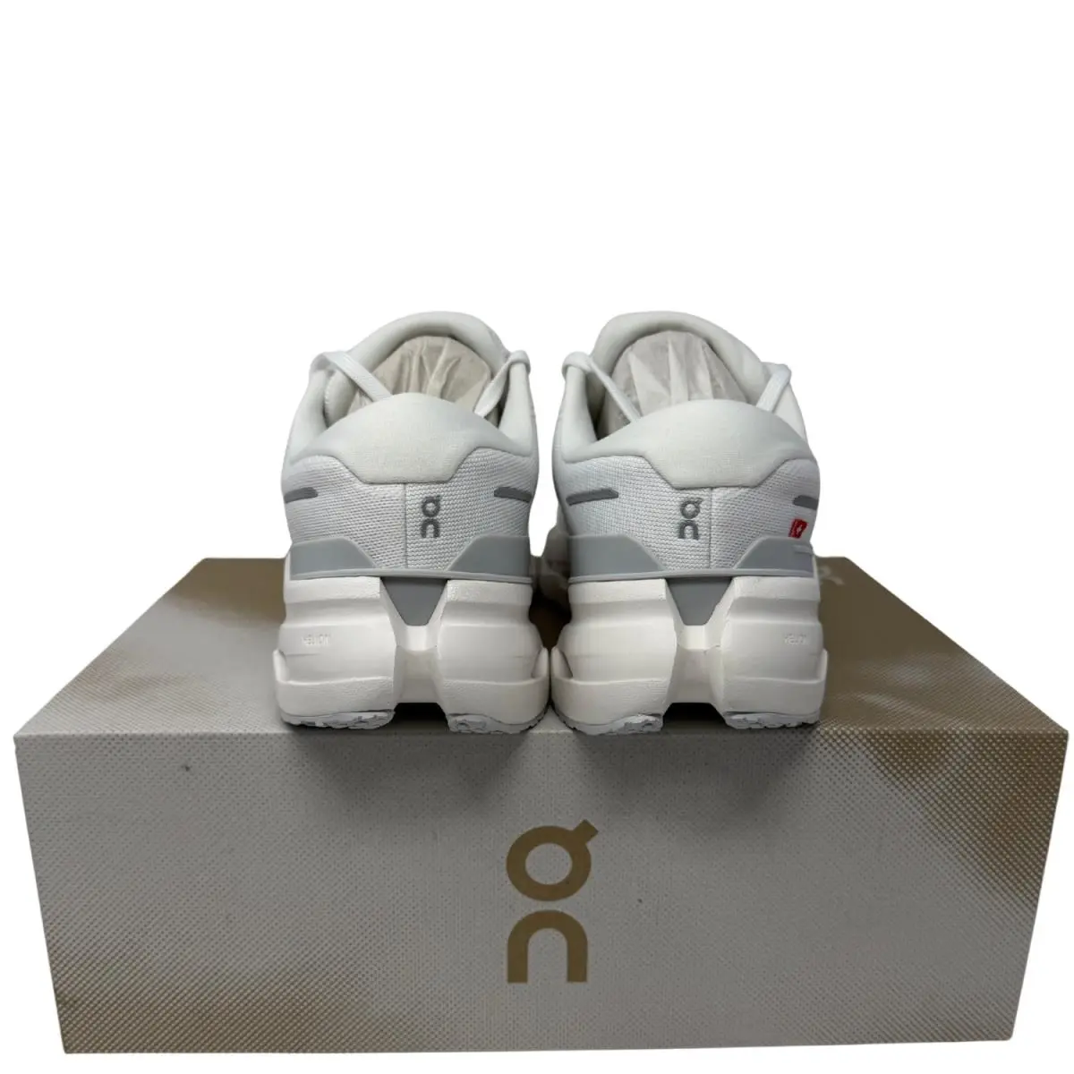 On-Running shoes - Cloudrunner 3 - Cloudrunner - White | Glacier 2