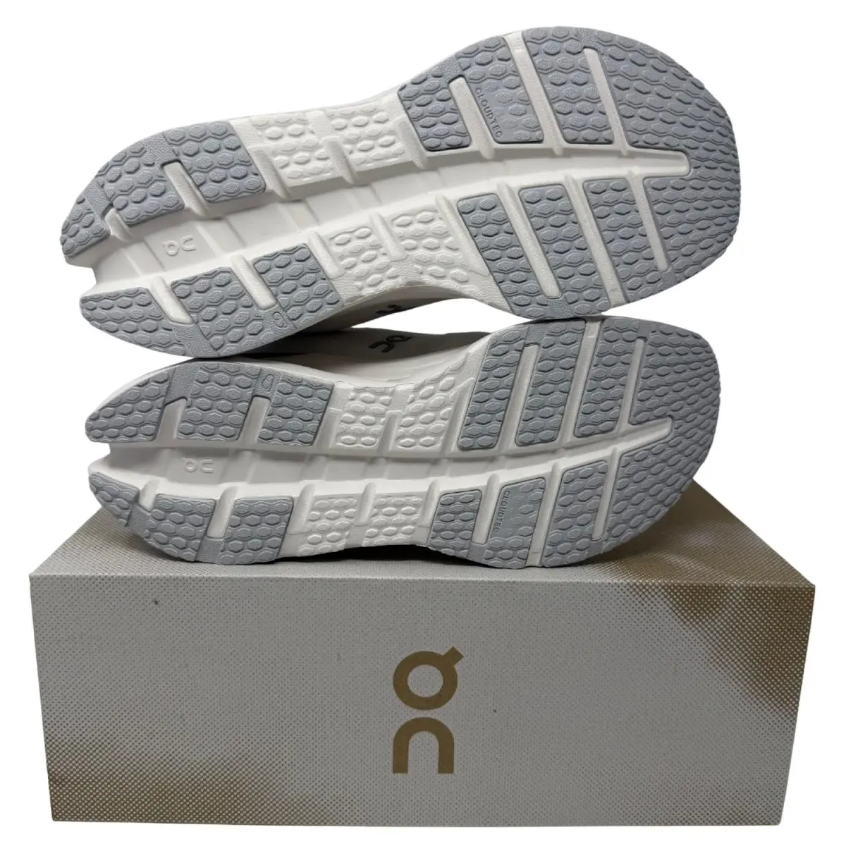 On-Running shoes - Cloudrunner 3 - Cloudrunner - White | Glacier 4