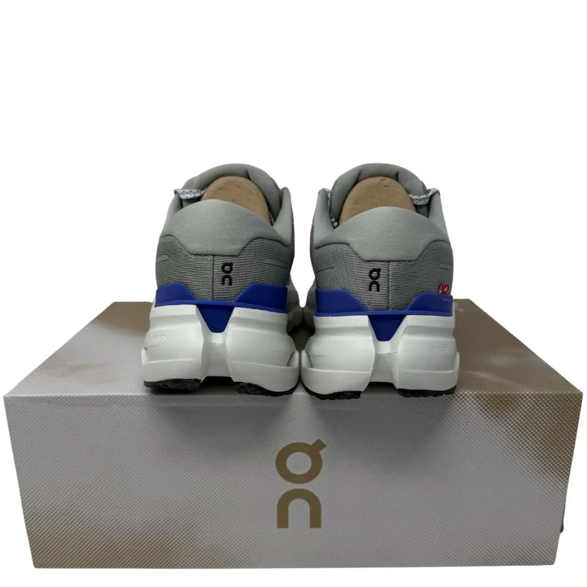 On-Running shoes - Cloudrunner 3 - Cloudrunner - White | Glacier 23
