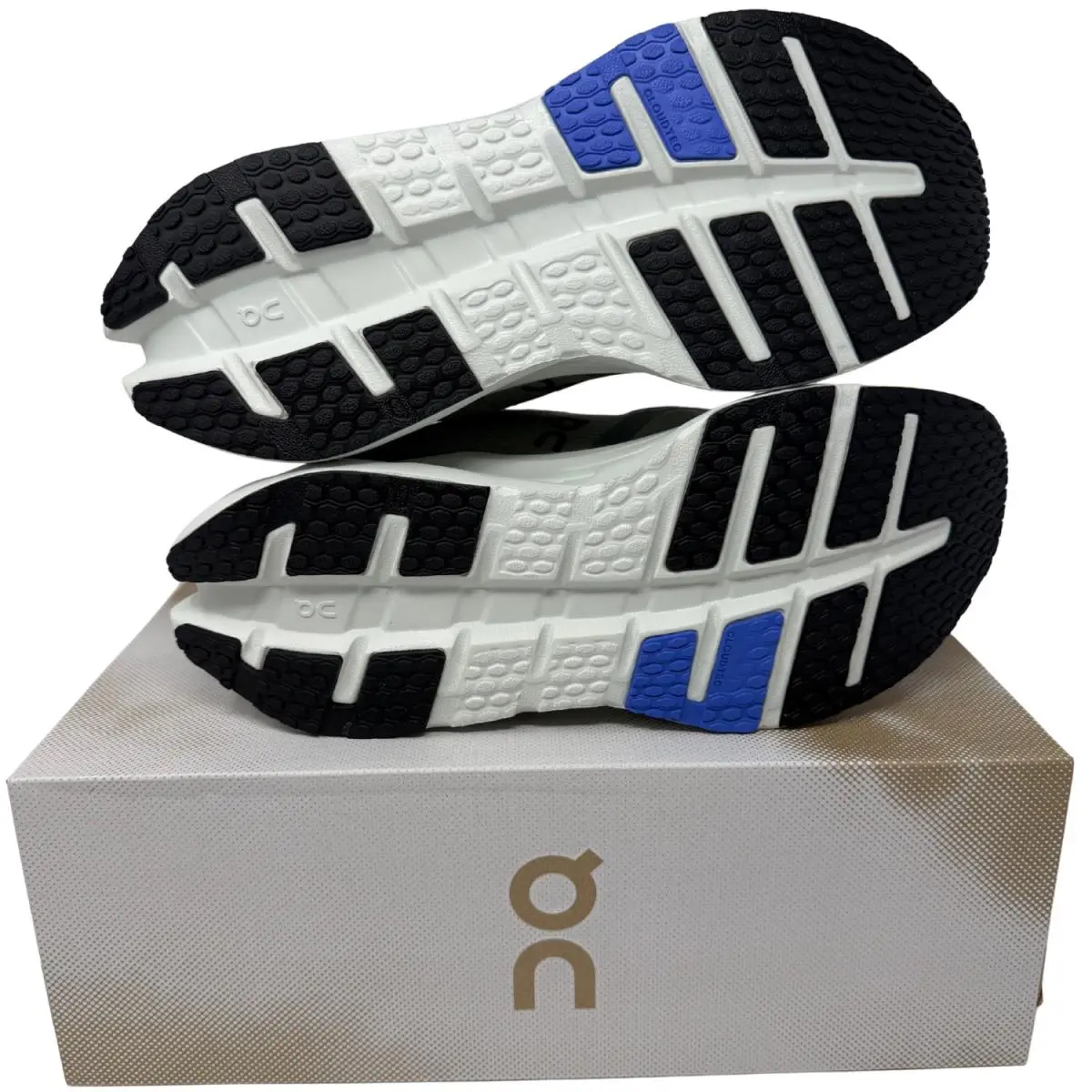 On-Running shoes - Cloudrunner 3 - Cloudrunner - White | Glacier 25