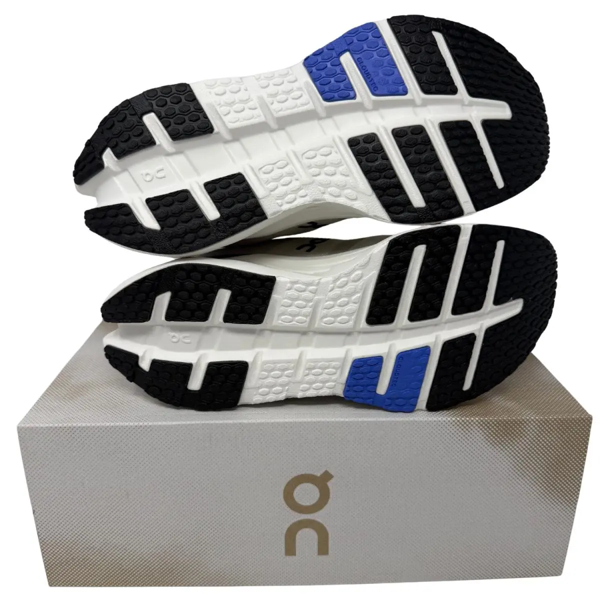 On-Running shoes - Cloudrunner 3 - Cloudrunner - Pearl | Sailor 4