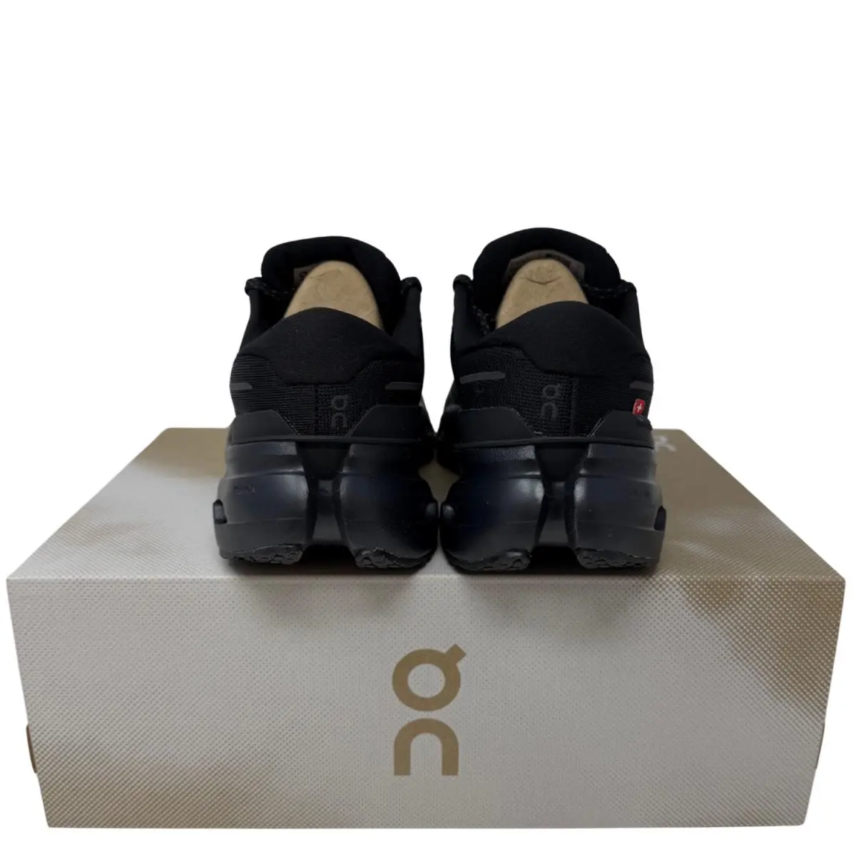 On-Running shoes - Cloudrunner 3 - Cloudrunner - Pearl | Sailor 23
