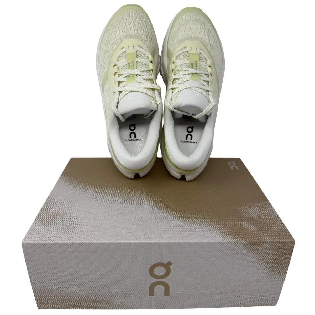 On-Running shoes - Cloudrunner 3 - Cloudrunner - Pearl | Sailor 31