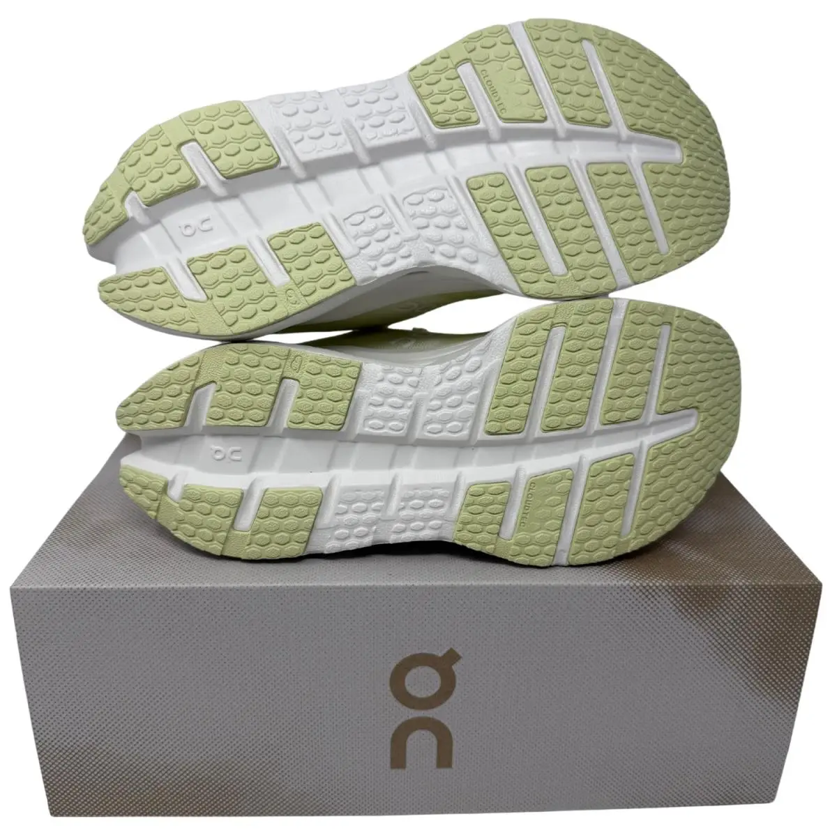 On-Running shoes - Cloudrunner 3 - Cloudrunner - Pearl | Sailor 32