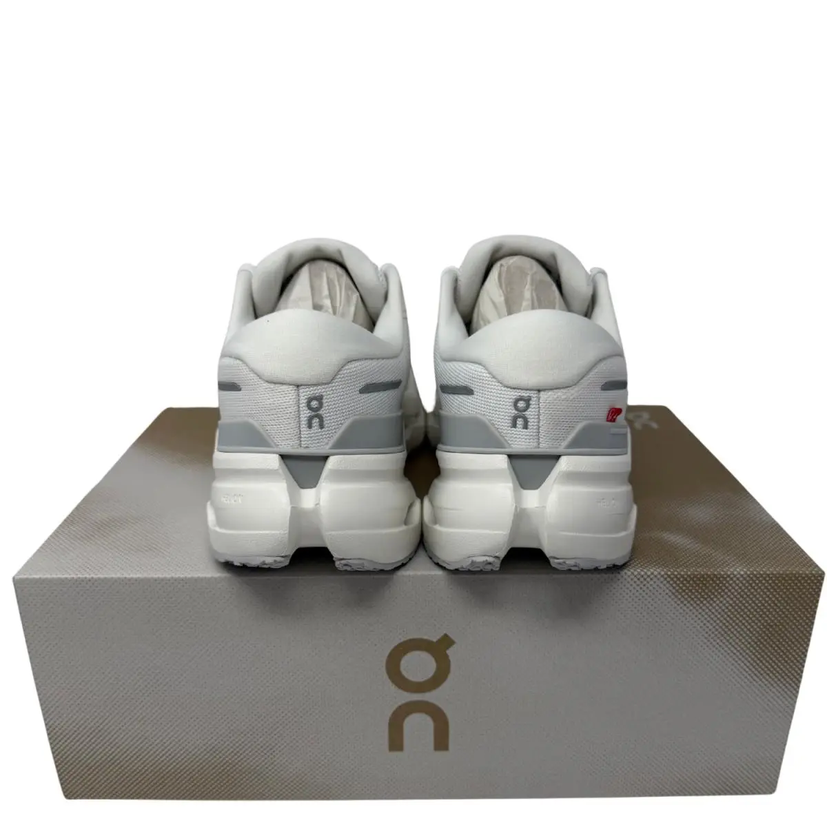 On-Running shoes - Cloudrunner 3 - Cloudrunner - Pearl | Sailor 16