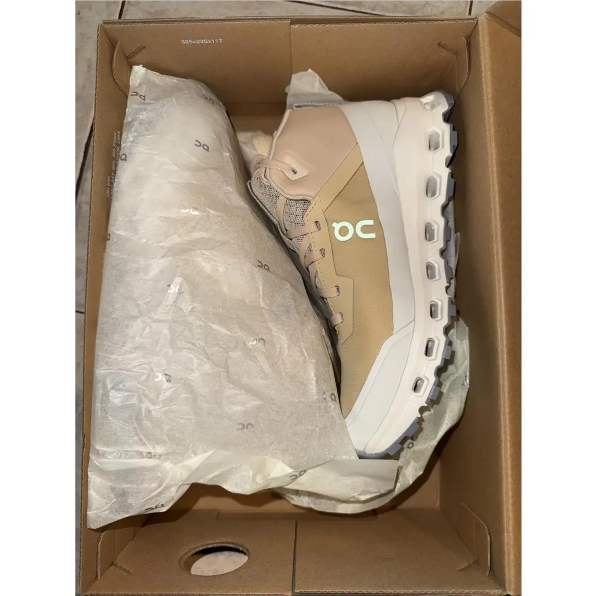 On Running Cloudroam Waterproof Women’s 6 Trail Hiking Shoes ‘savannah/ivory’