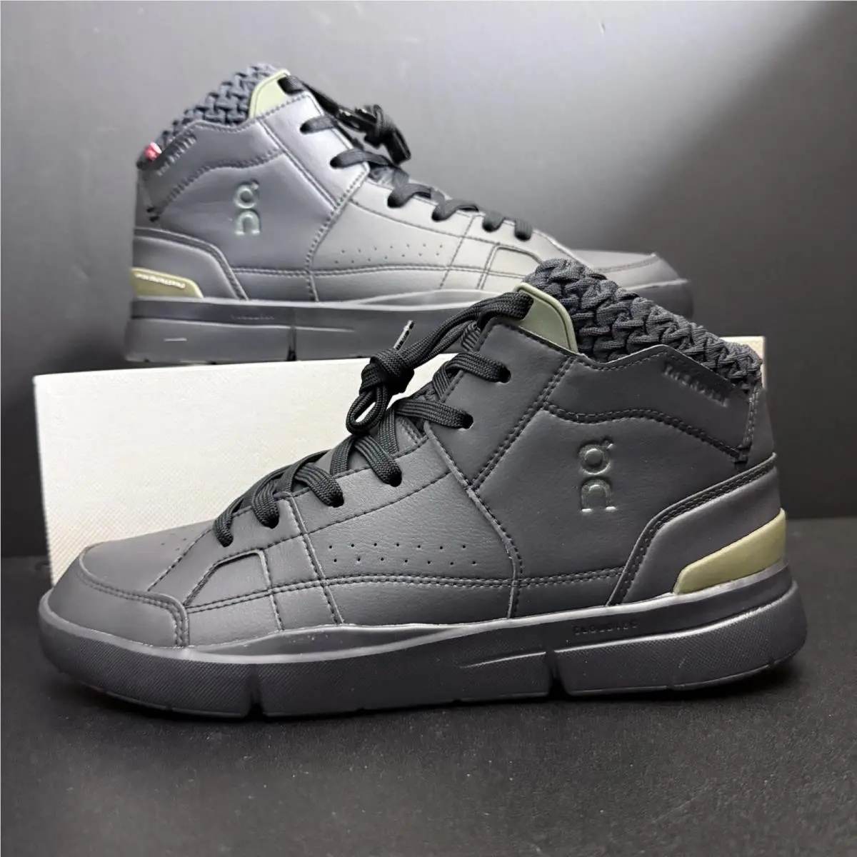 On Running Men`s The Roger Clubhouse Sensa Mid-top Sneakers in Black Camo Size 9