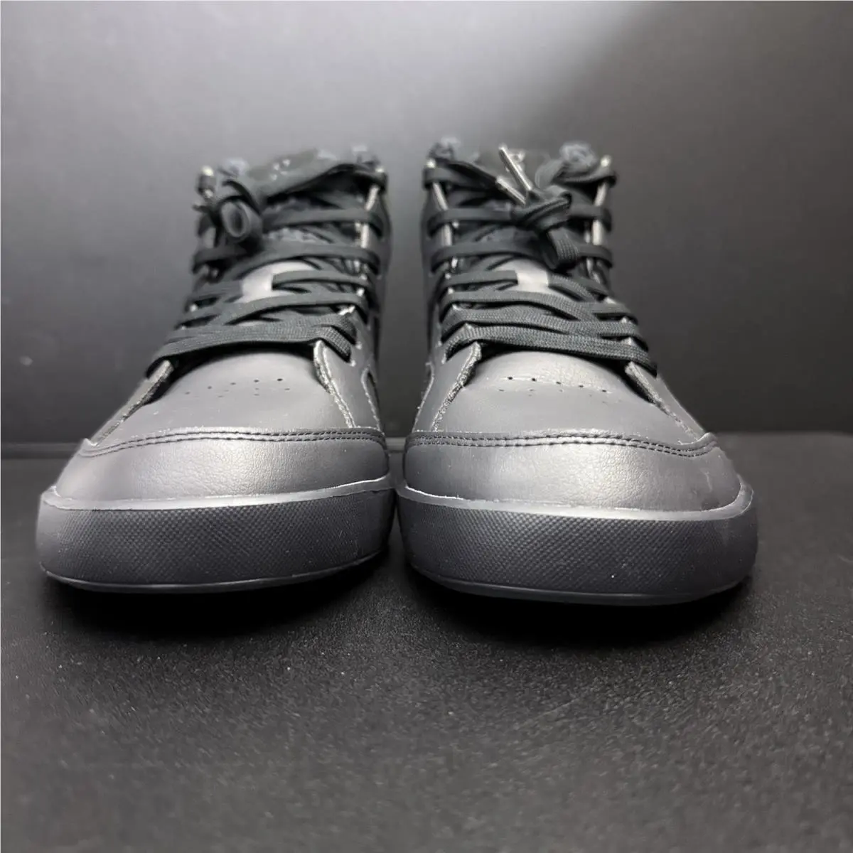 On-Running shoes - The Roger Clubhouse Sensa - The Roger Clubhouse Sensa - 3MD11611176 - Black (UPC: 7630419168386) 1