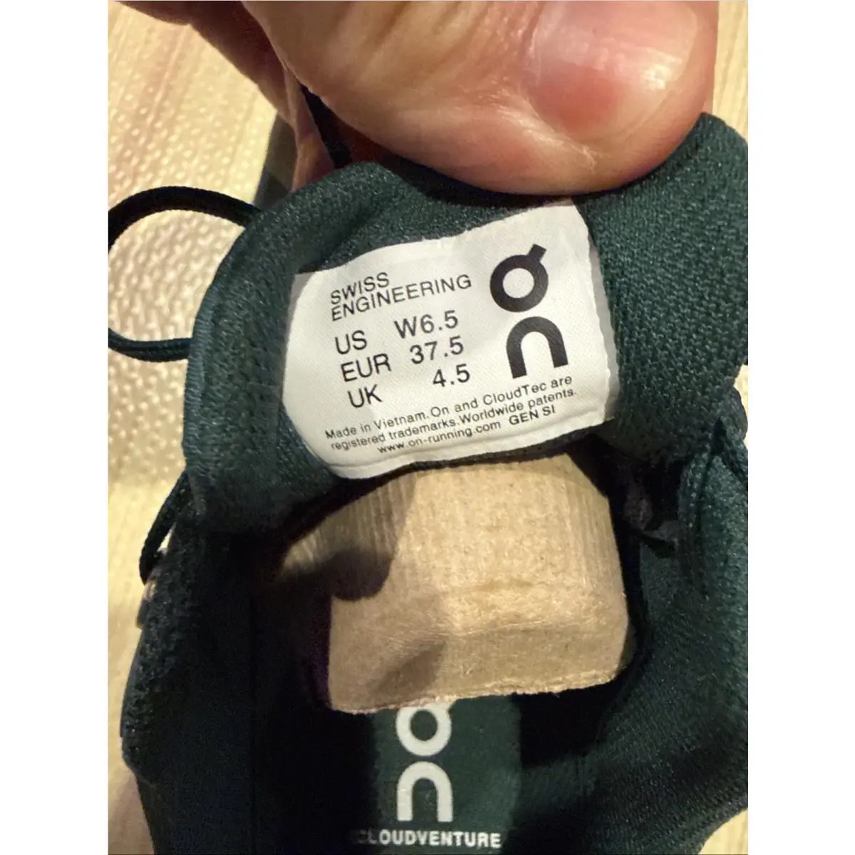 On-Running shoes - On Cloudventure Waterproof - Cloudventure Waterproof - Green 1