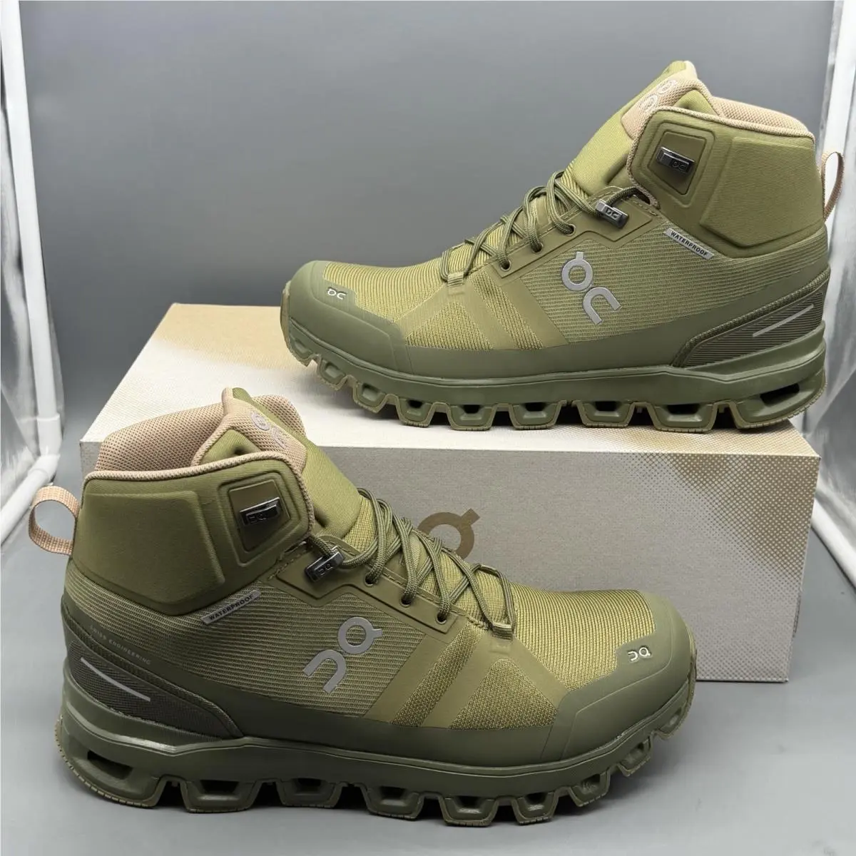 On Running Cloudrock Waterproof Womens 9.5 Outdoor Trail Hiking Shoes Olive/reed