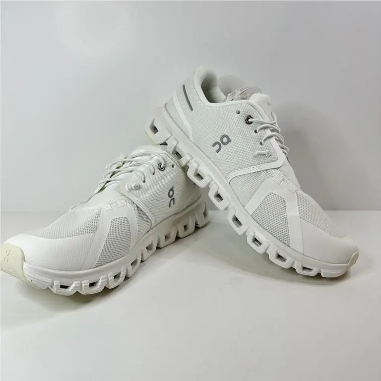 On Running Cloud 6 Women`s Size 9 White/white 3WF10061200 2025