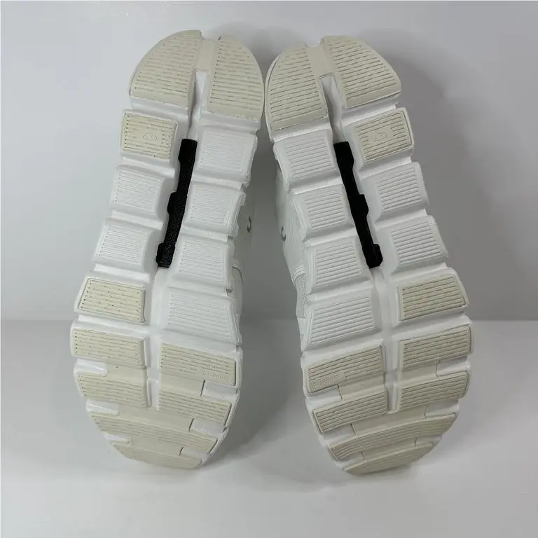 On-Running shoes - White/White 4