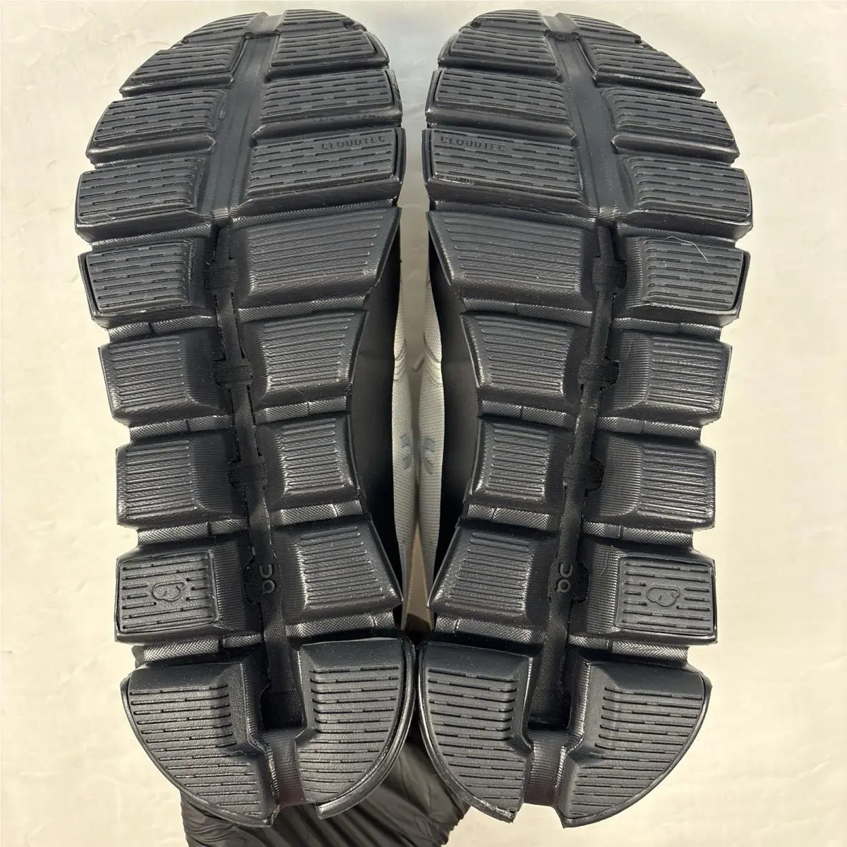 On-Running shoes - On Cloud 5 Ready - Cloud Ready - 8998769 - Ivory/Black 8