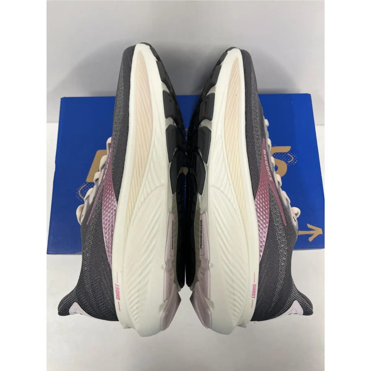 Brooks shoes - Brooks Ghost 17 - Ghost - Oyster/Apricot/Pink (070) 32