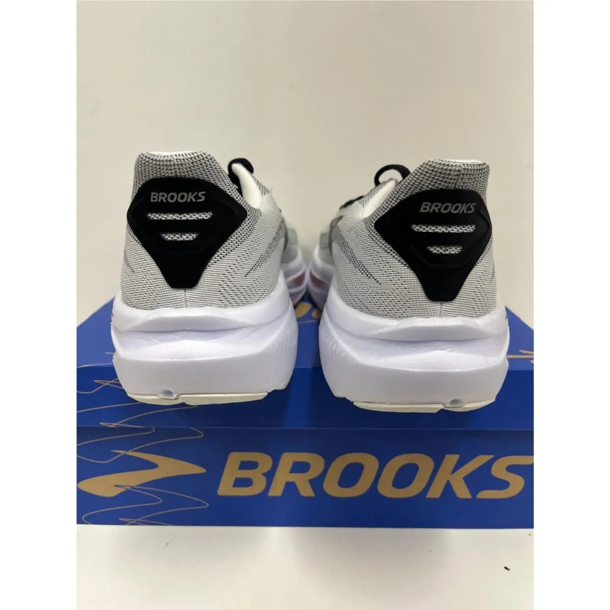 Brooks shoes - Brooks Ghost 17 - Ghost - Oyster/Apricot/Pink (070) 53