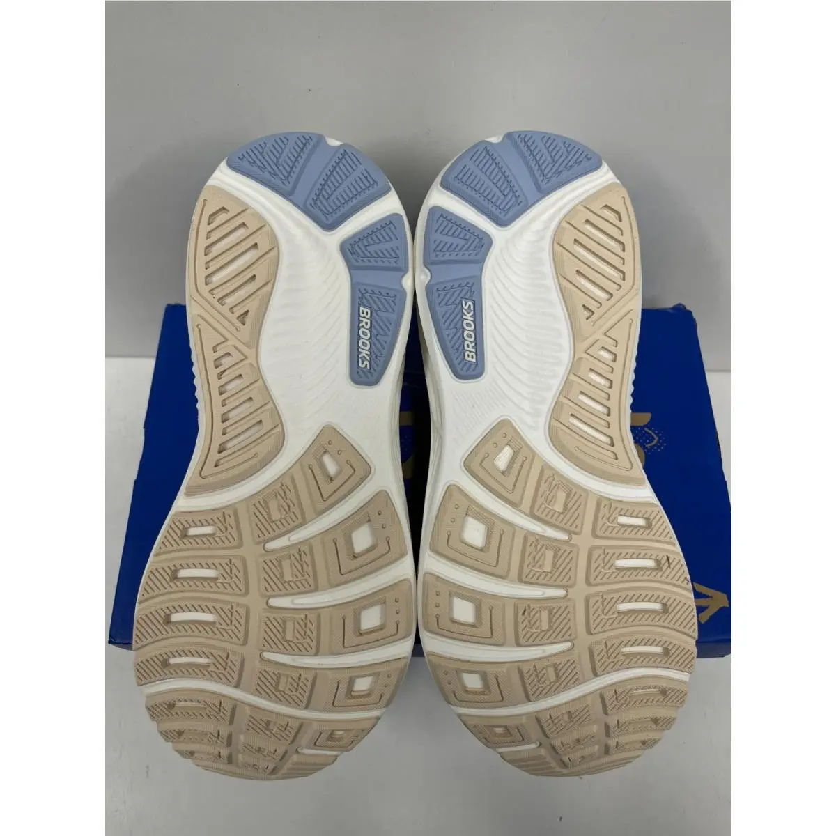 Brooks shoes - Brooks Ghost 17 - Ghost - Oyster/Apricot/Pink (070) 37