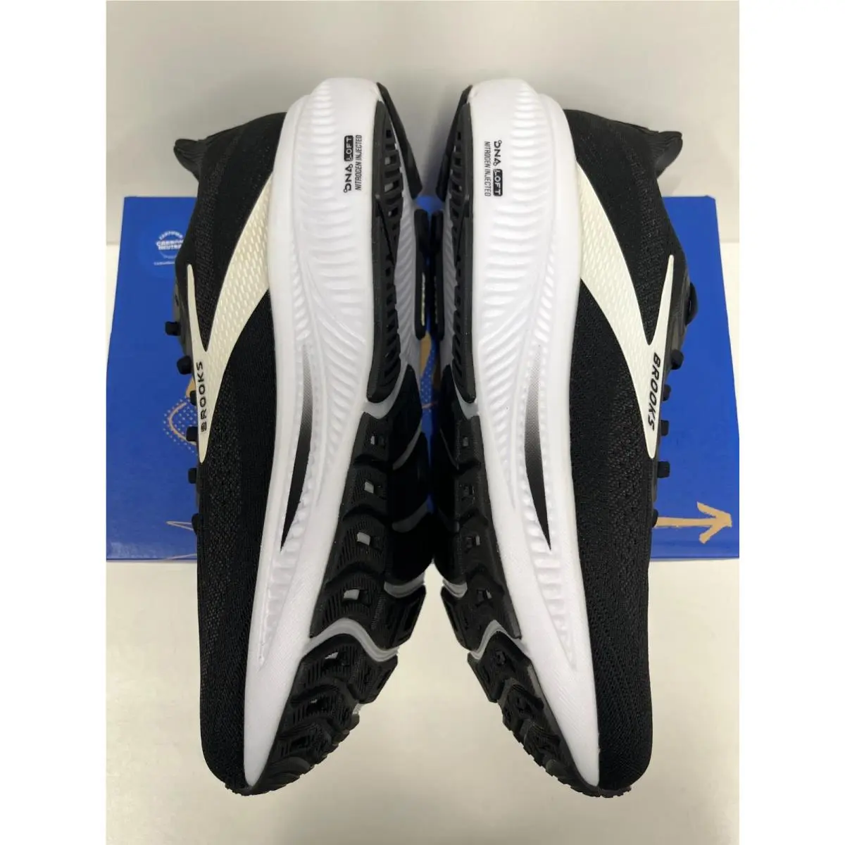 Brooks shoes - Brooks Ghost 17 - Ghost - Black/Grey/White (090) 10