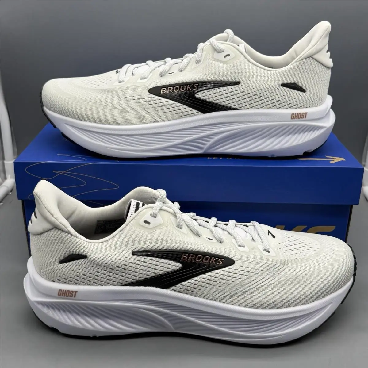 Brooks Ghost 18 Women`s 11 B Running Training Gym Shoes White Black Rose Gold