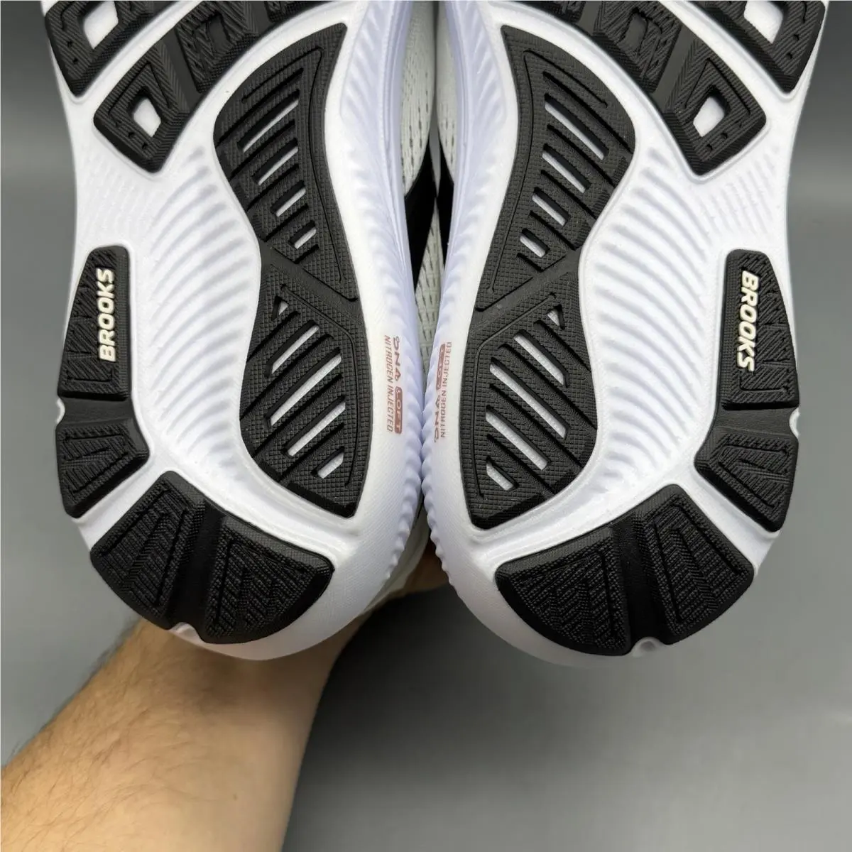 Brooks shoes - Brooks Ghost 18 - Ghost - 1204821B105 - White (UPC: 0195394872705) 8