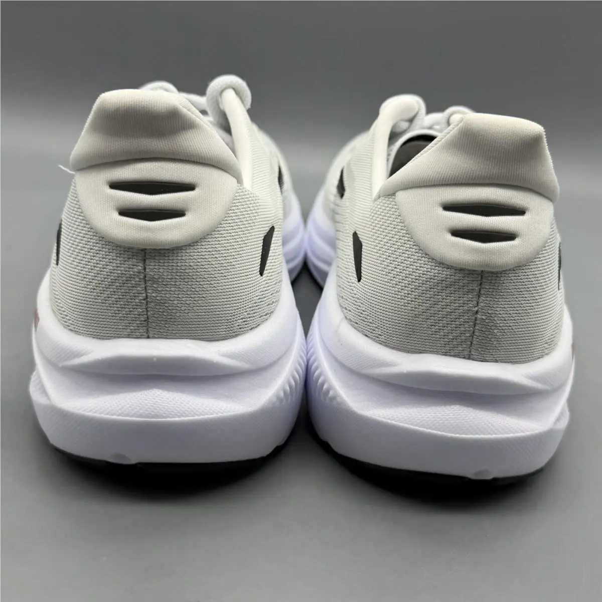 Brooks shoes - Brooks Ghost 18 - Ghost - 1204821B105 - White (UPC: 0195394872705) 2