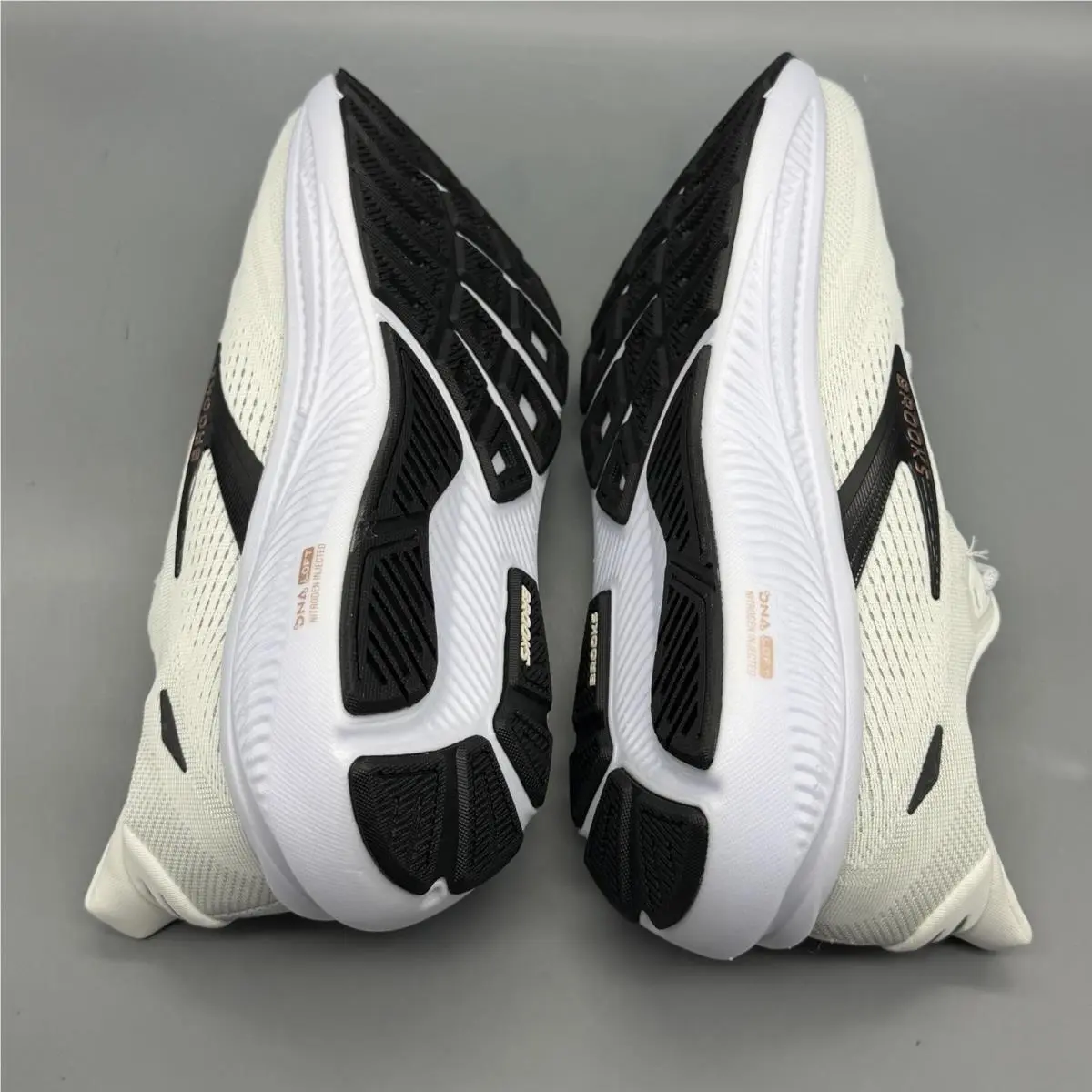 Brooks shoes - Brooks Ghost 18 - Ghost - 1204821B105 - White (UPC: 0195394872583) 3