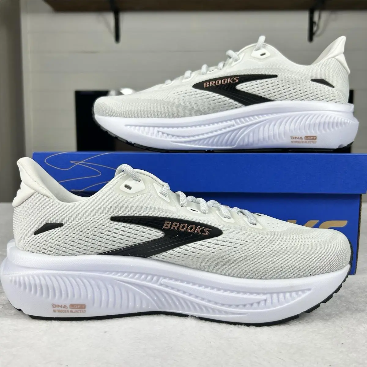 Brooks shoes - Brooks Ghost 18 - Ghost - 1204821B105 - White (UPC: 0195394872668) 0