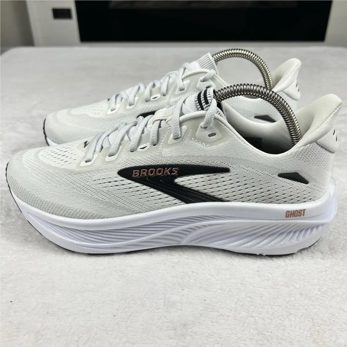 Brooks shoes - Brooks Ghost 18 - Ghost - 1204821B105 - White (UPC: 0195394872668) 2