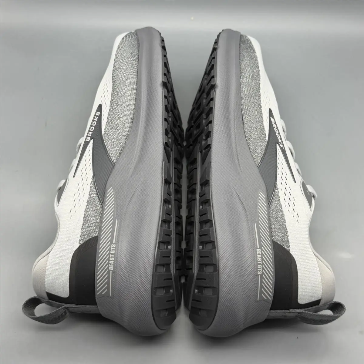 Brooks shoes - Brooks Beast GTS 26 - Beast GTS - 1104554E004 - Gray (UPC: 0195394755343) 4