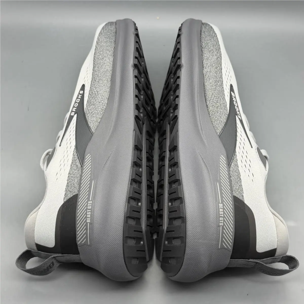 Brooks shoes - Brooks Beast GTS 26 - Beast GTS - 1104554E004 - Gray (UPC: 0195394755343) 4