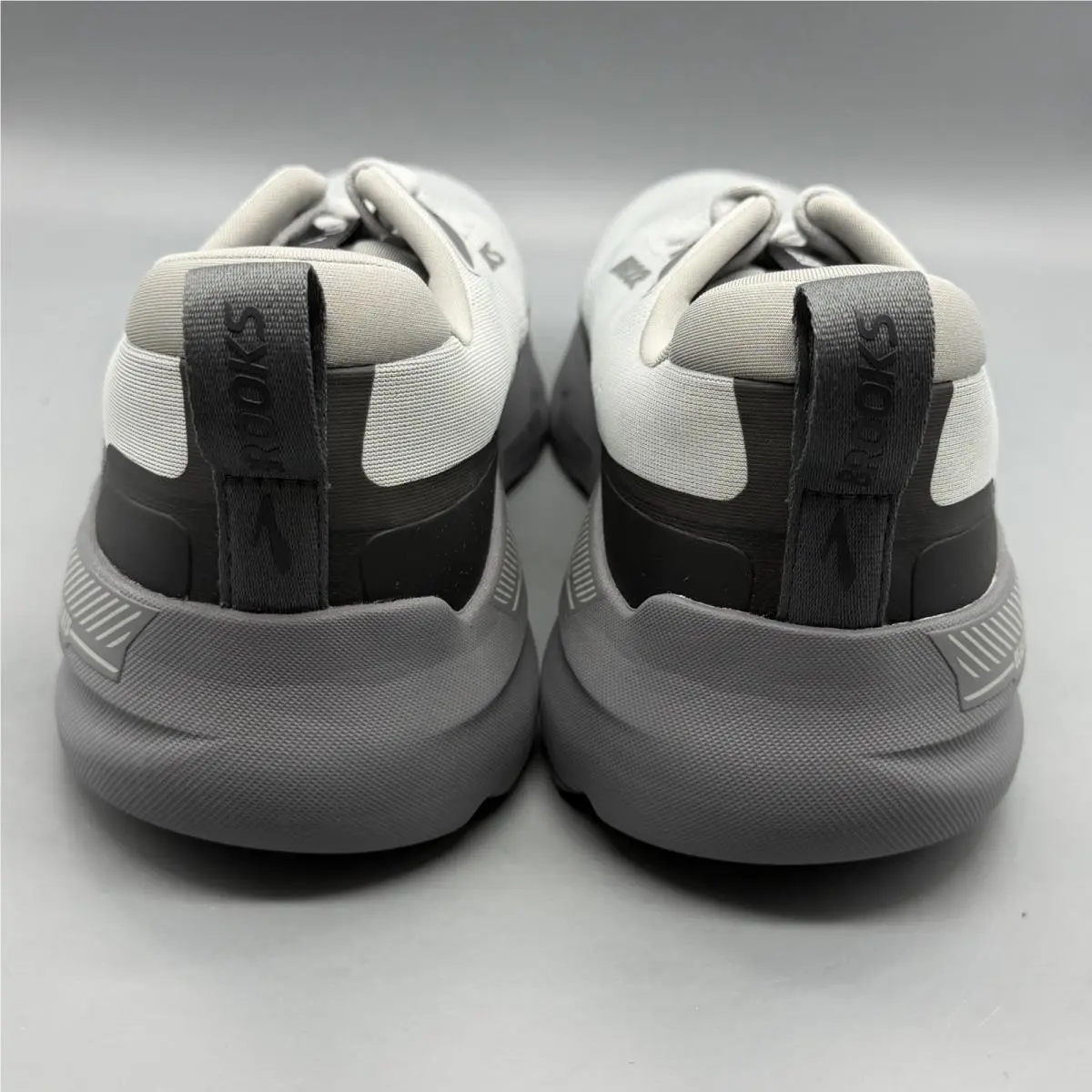 Brooks shoes - Brooks Beast GTS 26 - Beast GTS - 1104551D004 - Gray (UPC: 0195394755350) 2