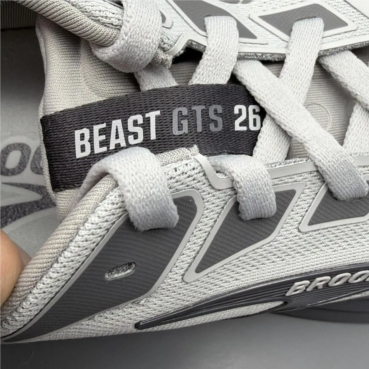 Brooks shoes - Brooks Beast GTS 26 - Beast GTS - 1104551D004 - Gray (UPC: 0195394755350) 9
