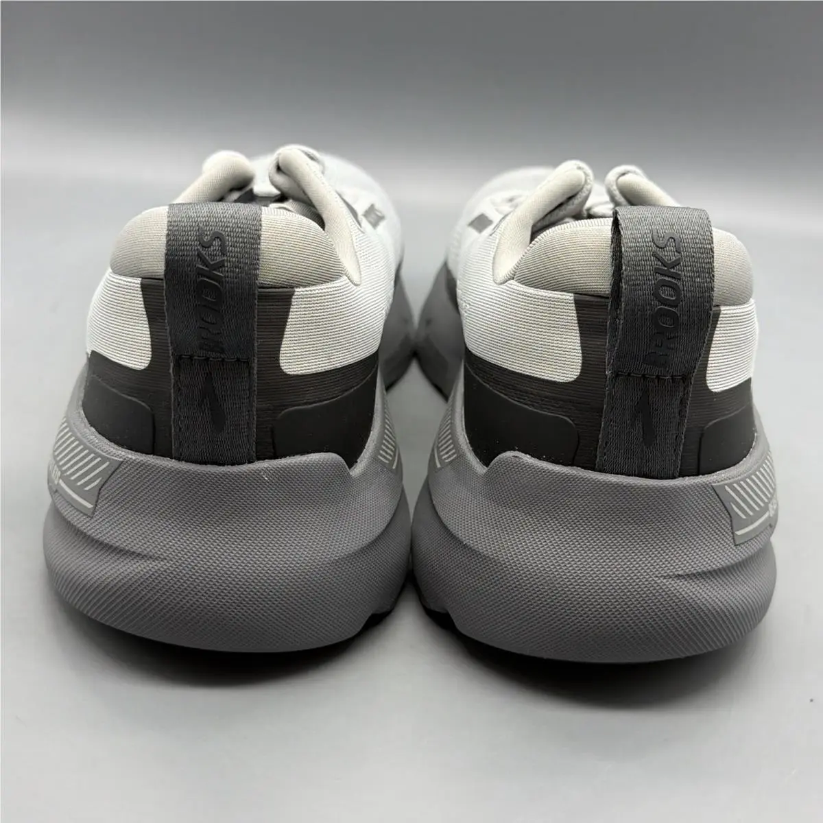 Brooks shoes - Brooks Beast GTS 26 - Beast GTS - 1104551D004 - Gray (UPC: 0195394755350) 2