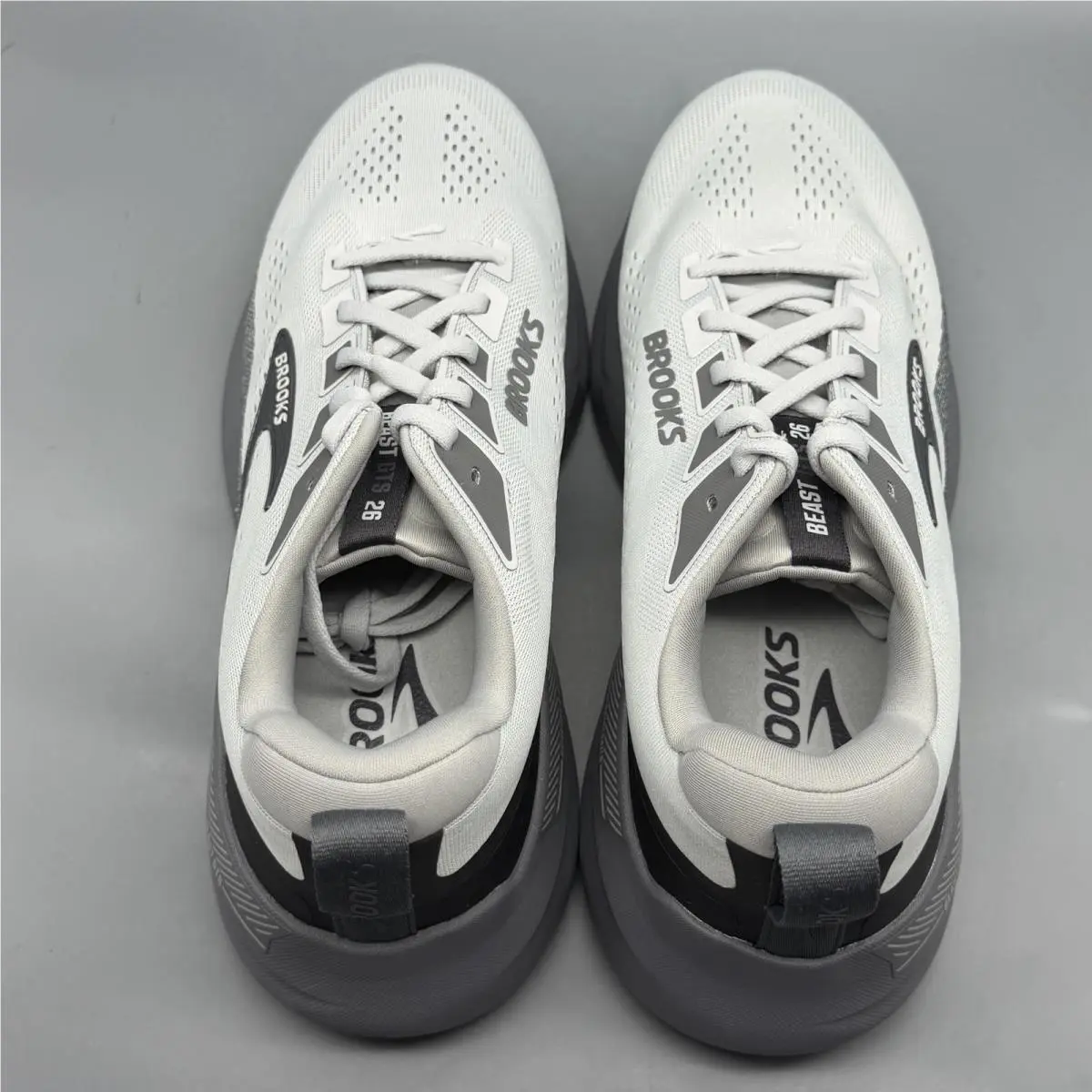 Brooks shoes - Brooks Beast GTS 26 - Beast GTS - 1104551D004 - Gray (UPC: 0195394755350) 5