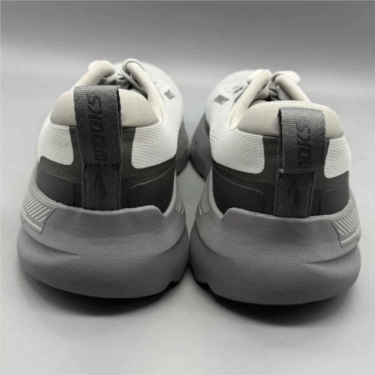 Brooks shoes - Brooks Beast GTS 26 - Beast GTS - 1104551D004 - Gray (UPC: 0195394755299) 2