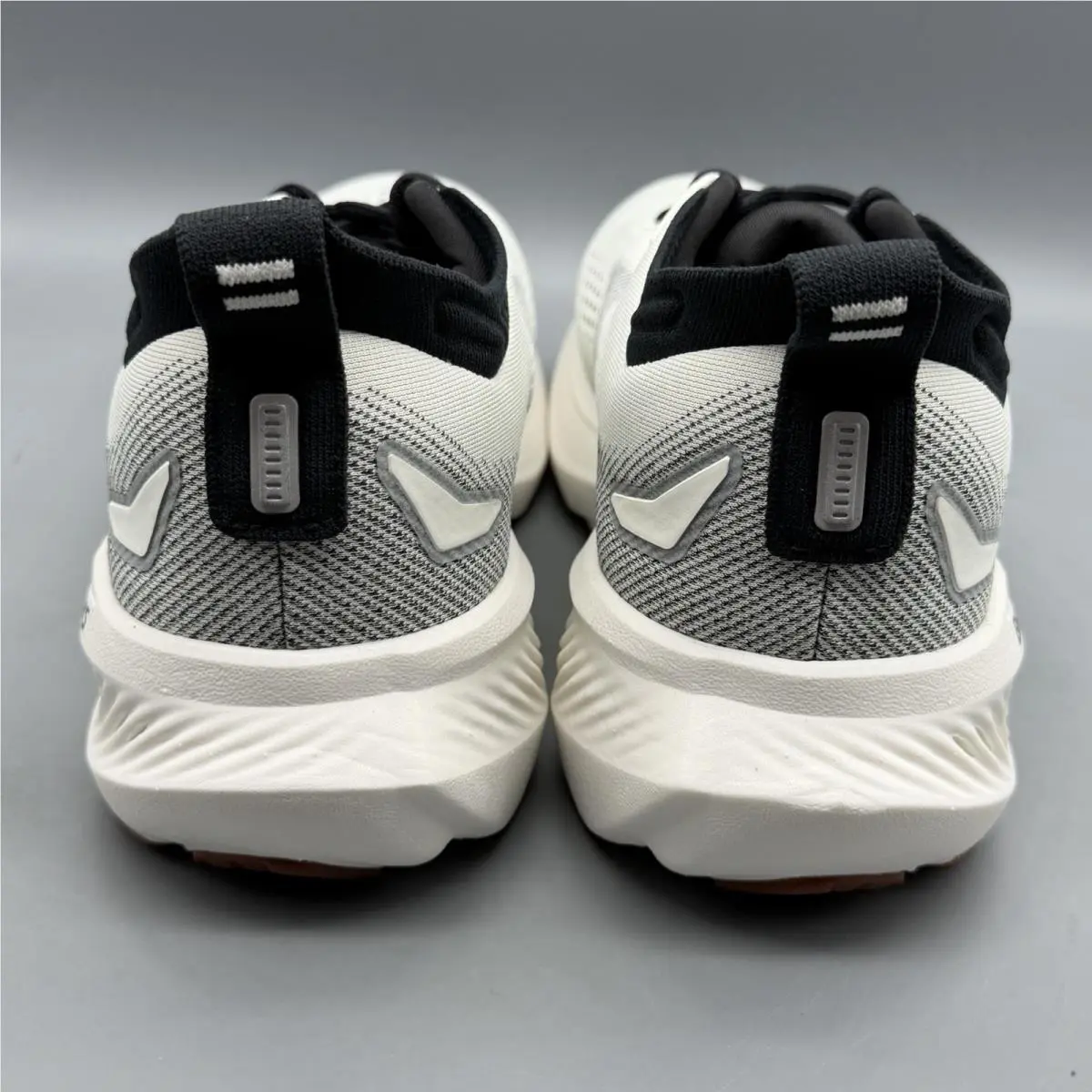 Brooks shoes - Glycerin 23 - Glycerin - 1104762E187 - White 2