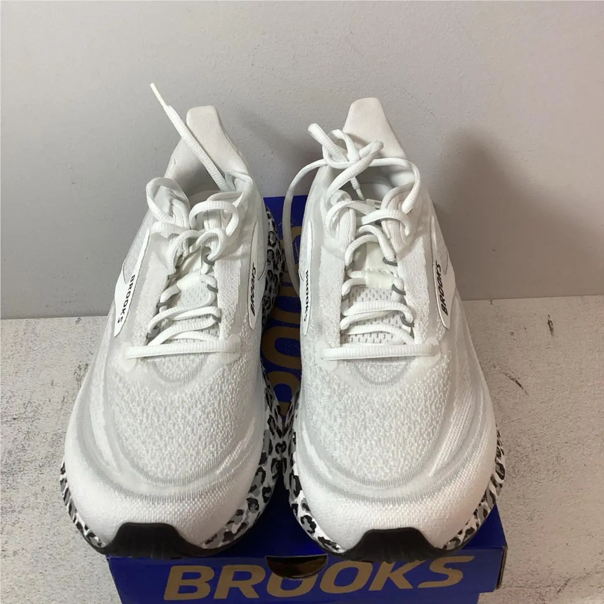 Brooks shoes - Brooks Revel - Revel - 120489 1B 132 - White, Gray, Black (UPC: 195394911640) 0