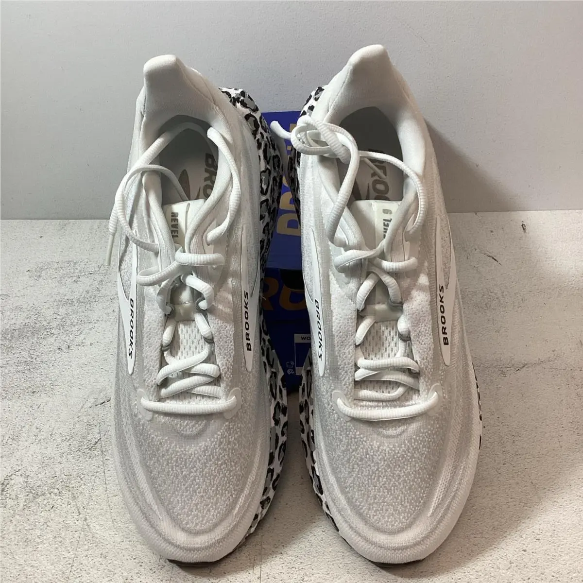 Brooks shoes - Brooks Revel - Revel - 120489 1B 132 - White, Gray, Black (UPC: 195394911640) 4
